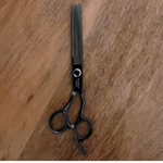 Load image into Gallery viewer, Kashi B-1146T Professional Thinning shears  6.5 inch Black color
